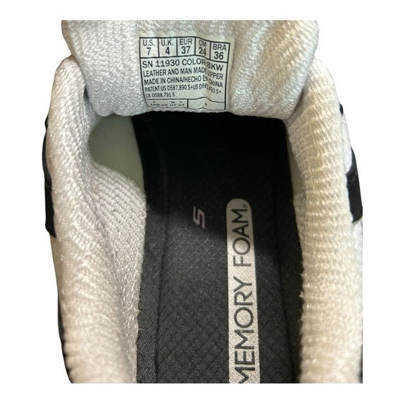 Skechers Sport Women's D'Lites Biggest Fan Memory Foam Sneaker Black/White - Picture 8 of 9